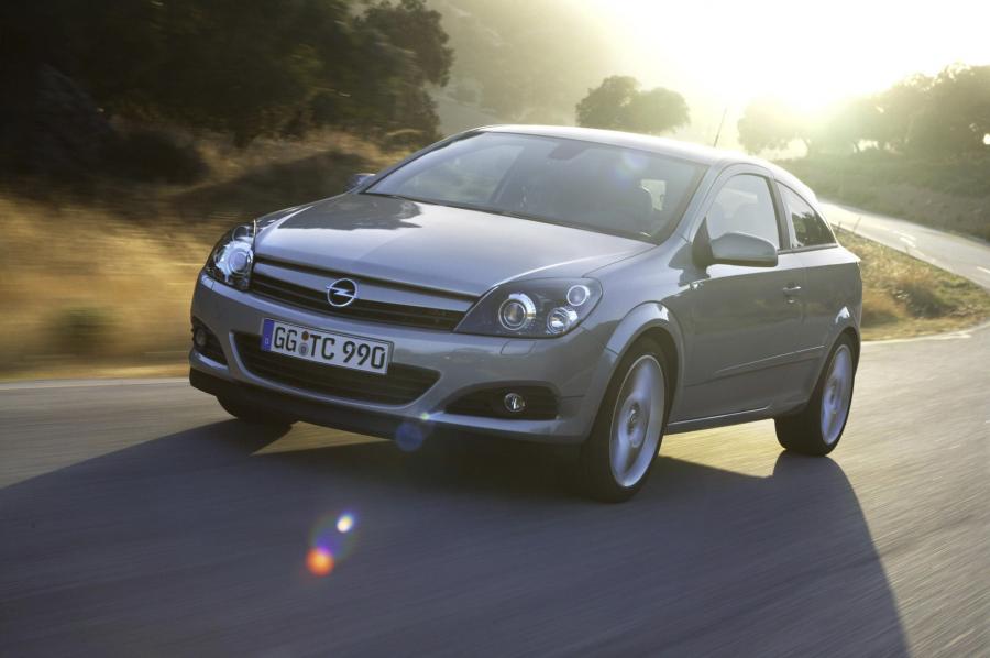  Opel Astra GTC 2005 года  (фото 75 из 212)
